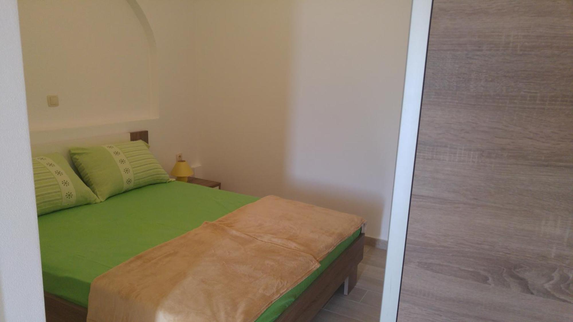 Apartments And Room Suza Сен Екстериор снимка