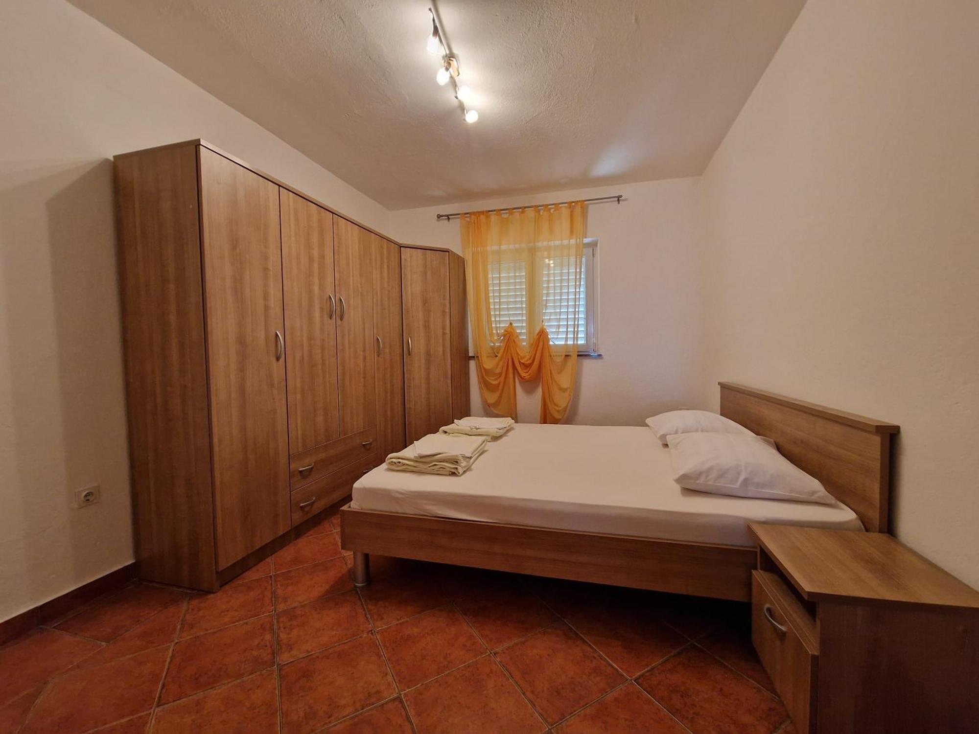 Apartments And Room Suza Сен Стая снимка