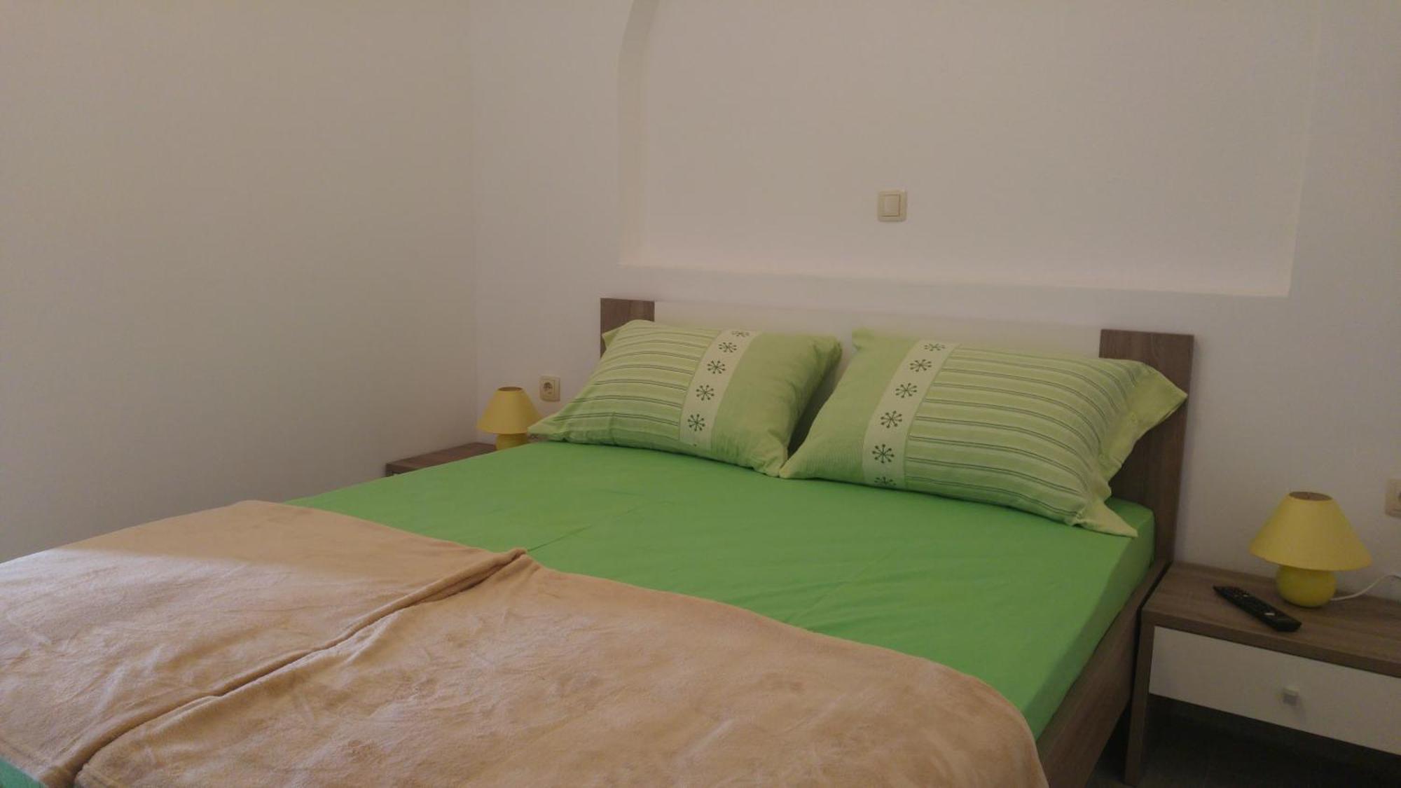 Apartments And Room Suza Сен Екстериор снимка