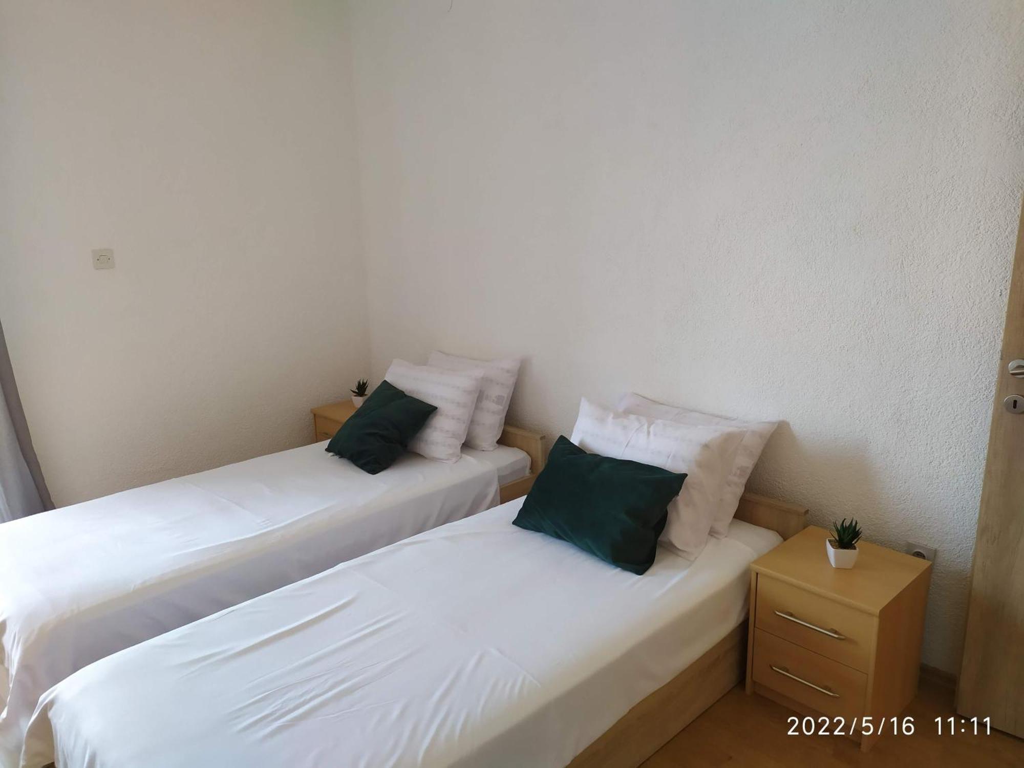 Apartments And Room Suza Сен Екстериор снимка