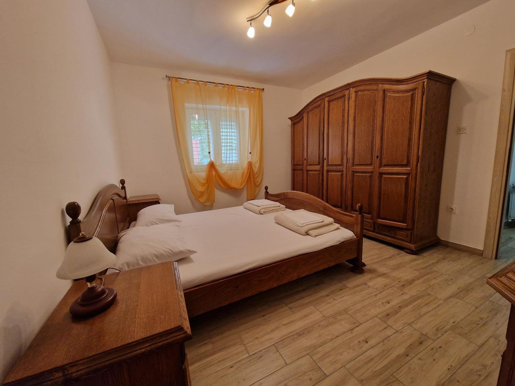 Apartments And Room Suza Сен Стая снимка