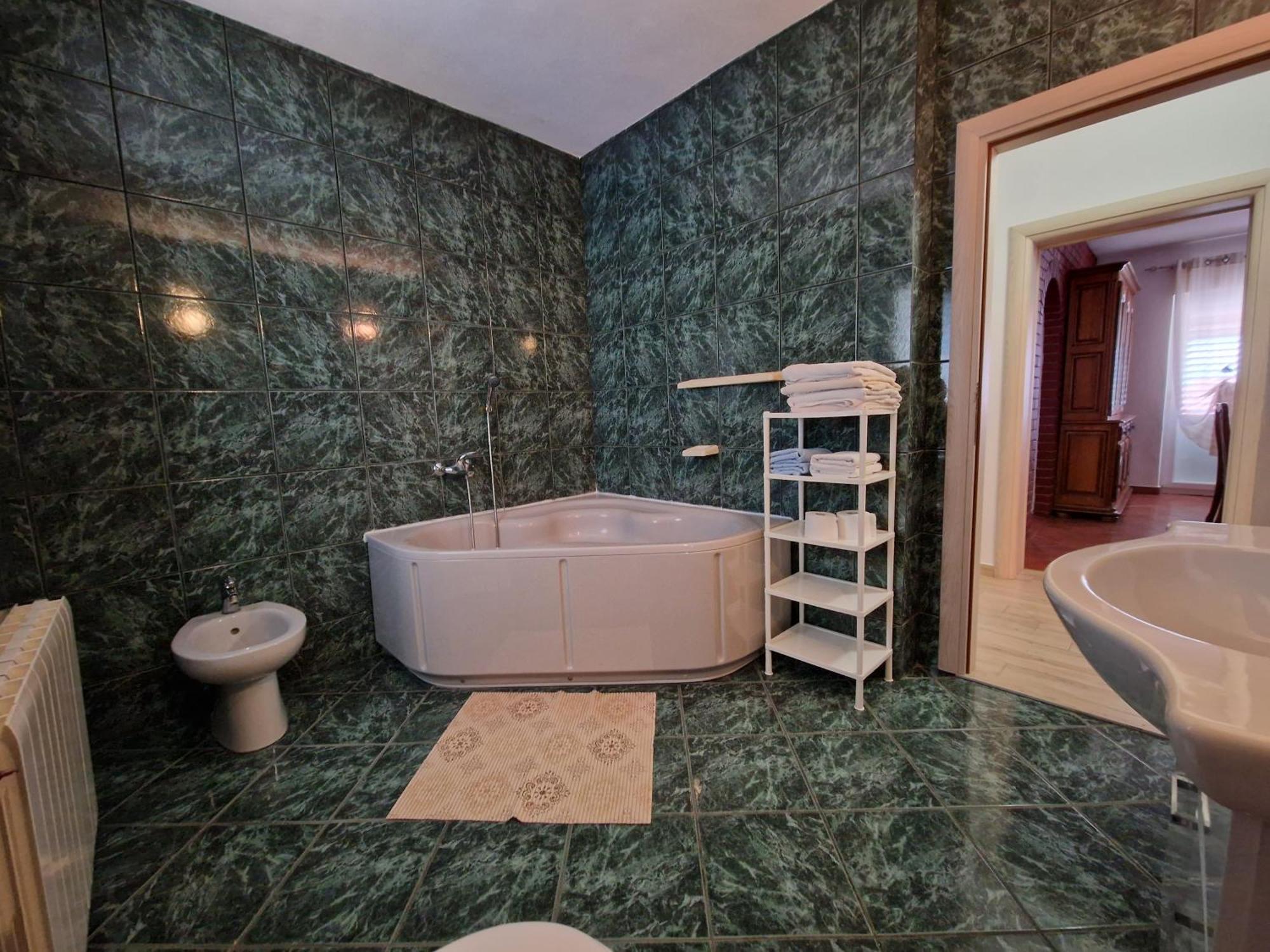 Apartments And Room Suza Сен Стая снимка